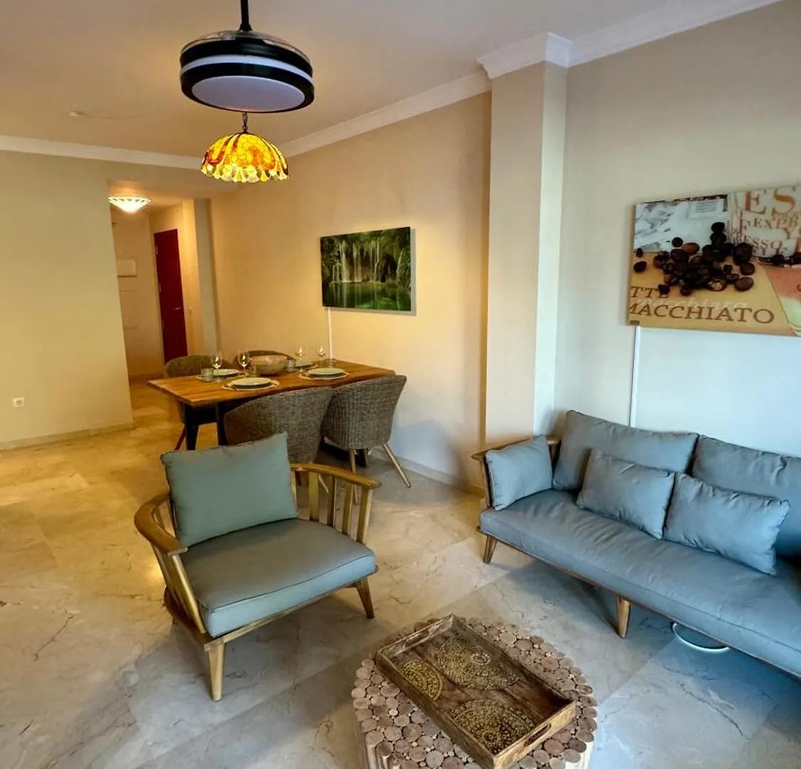Appartement Entre Mer Et Golf Bahia de Casares شقة