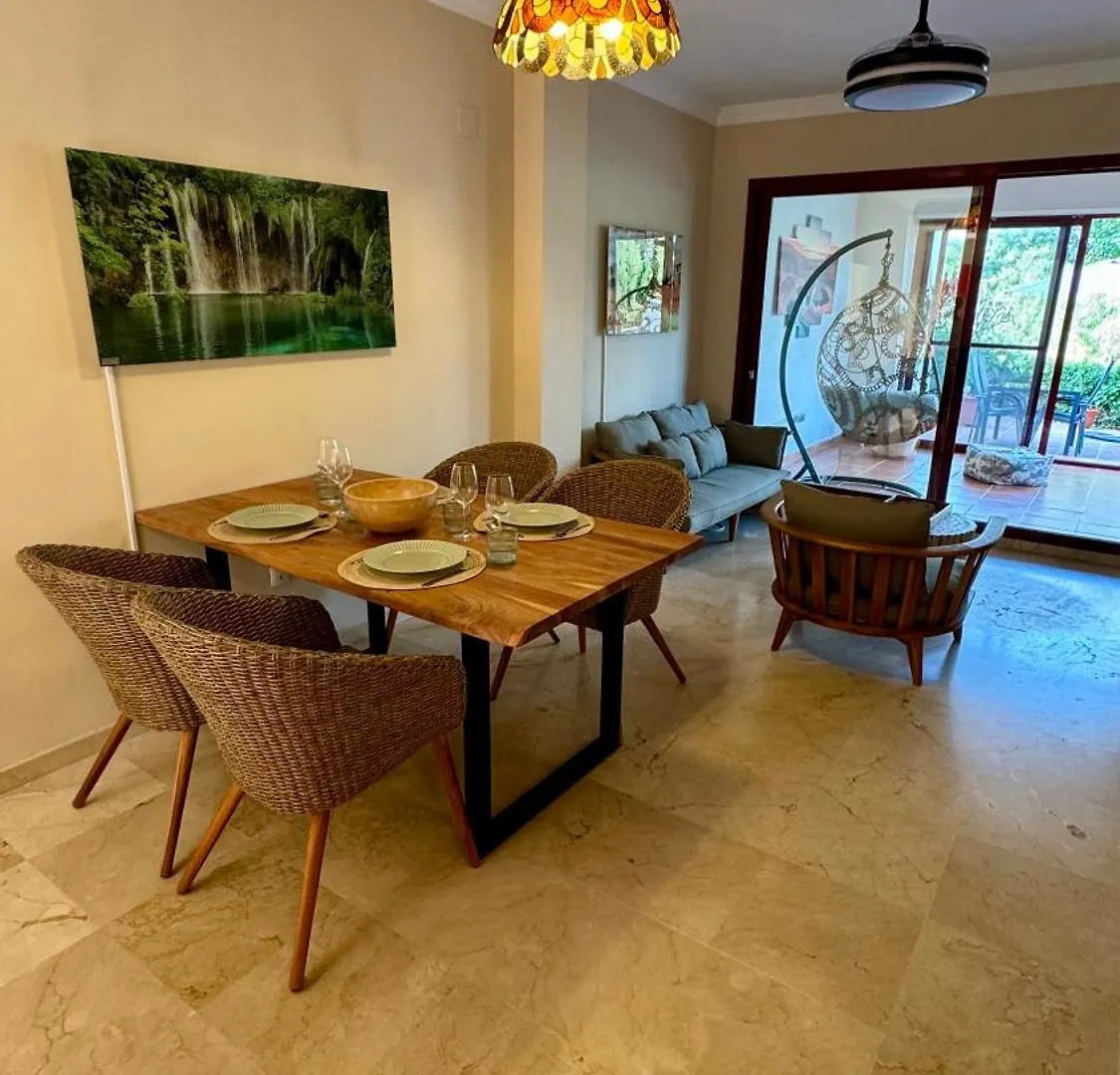 شقة Appartement Entre Mer Et Golf Bahia de Casares إسبانيا
